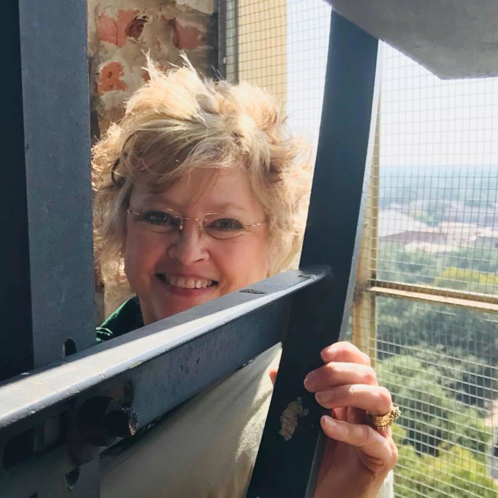 Meet your Posher, Frances